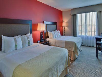 & By Ihg Bakersfield
