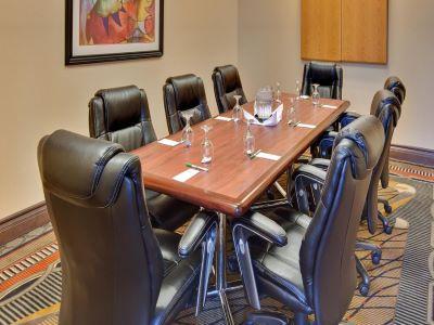 Hotel & By Ihg