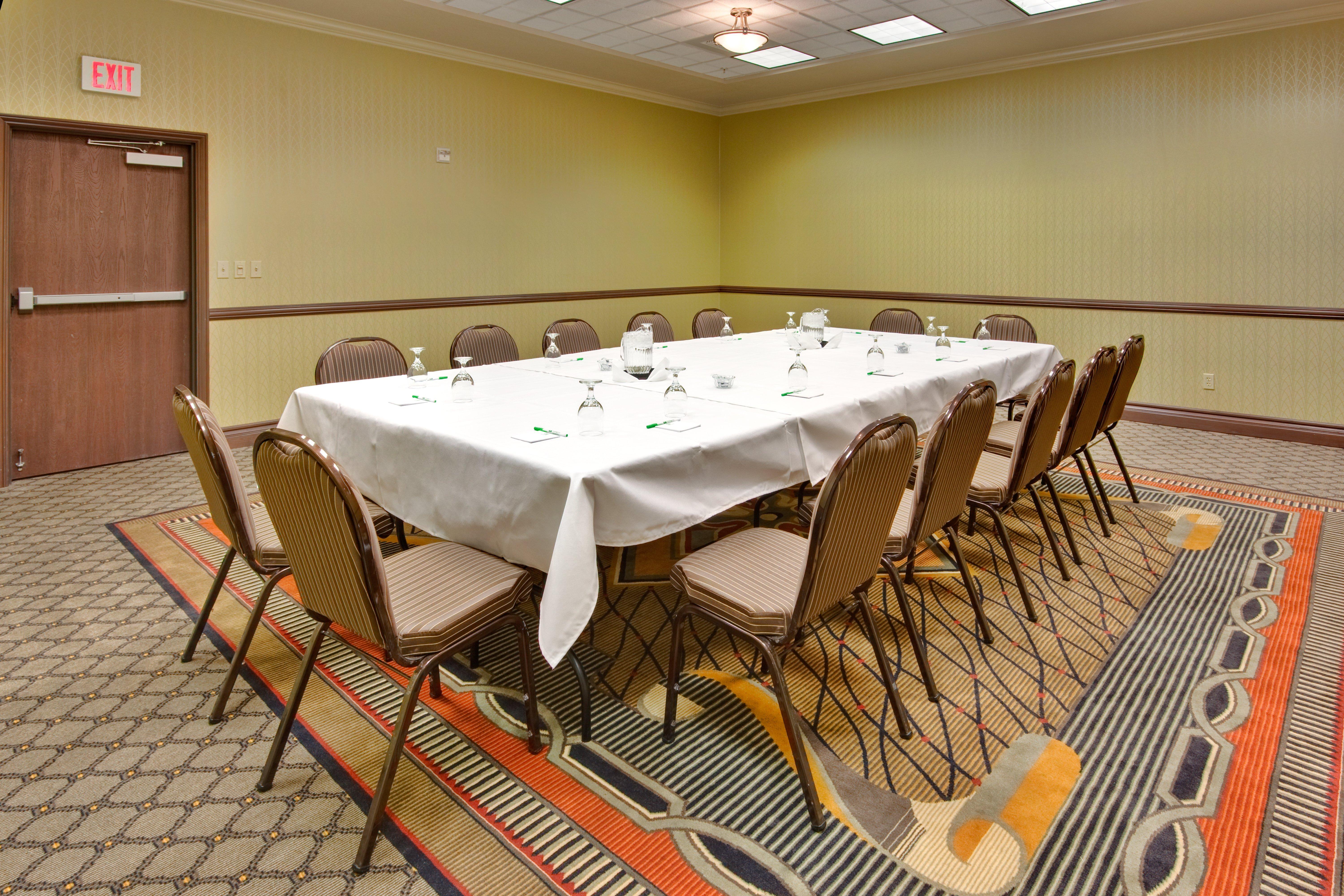 & By Ihg 3* Bakersfield