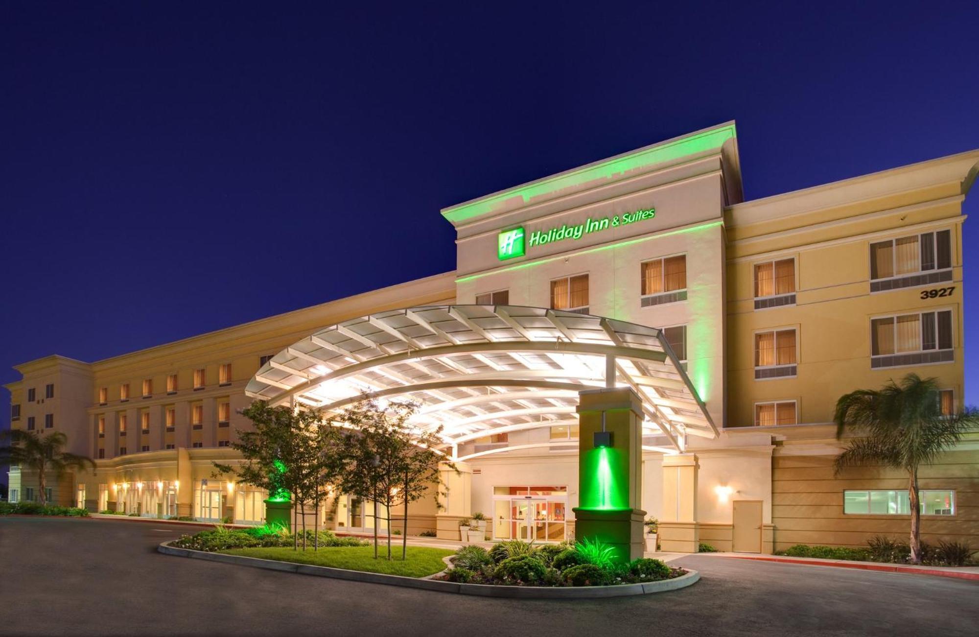 & By Ihg