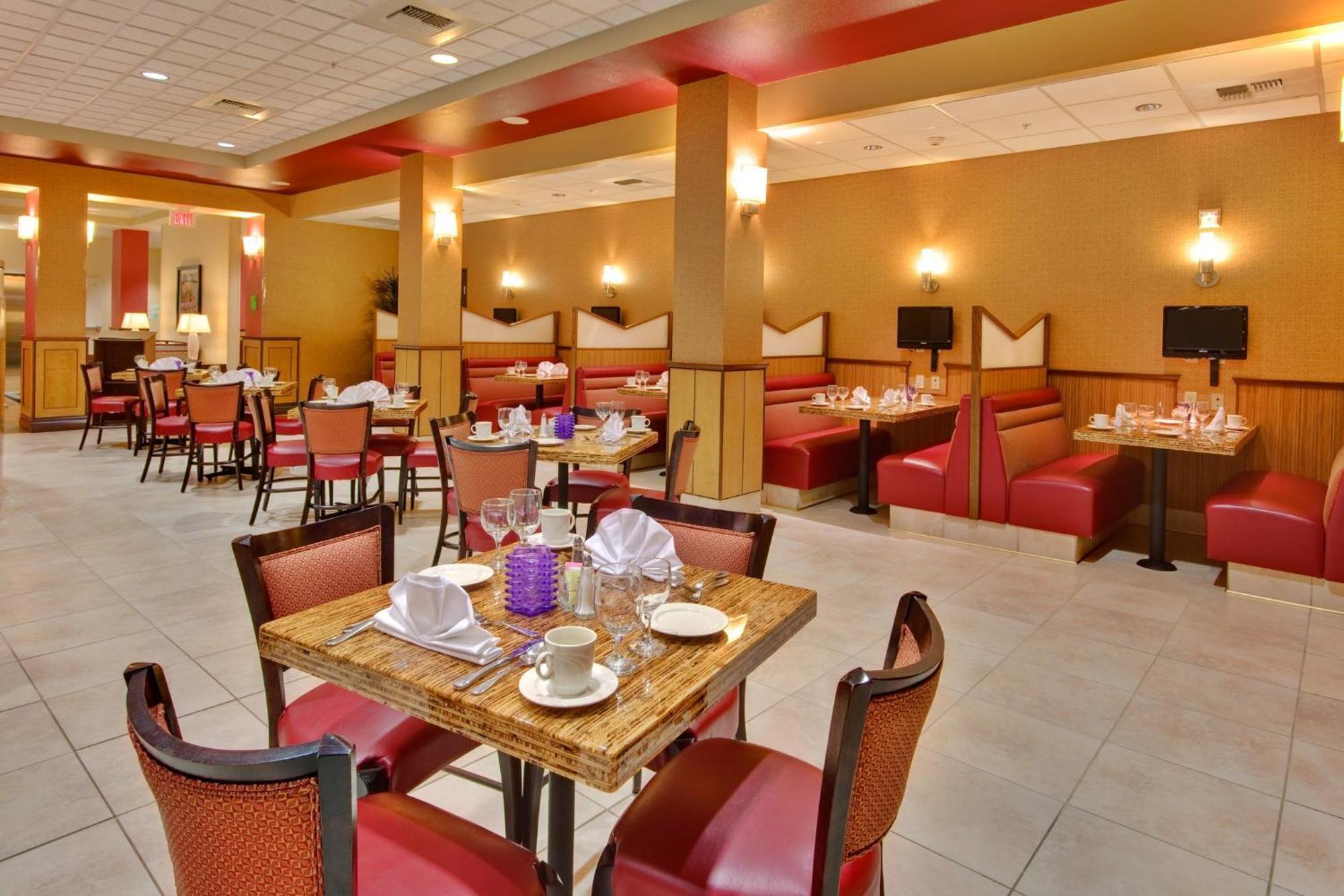 Hotel & By Ihg Bakersfield